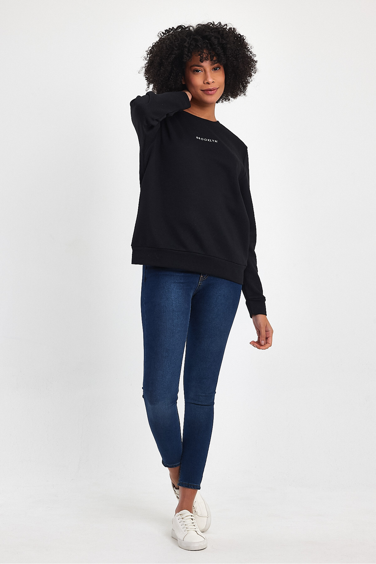 Kadın Bisiklet Yaka Rahat Kalıp 3 iplik Kalın Orta Brooklyn Nakışlı Sweatshirt SPR24SWk34