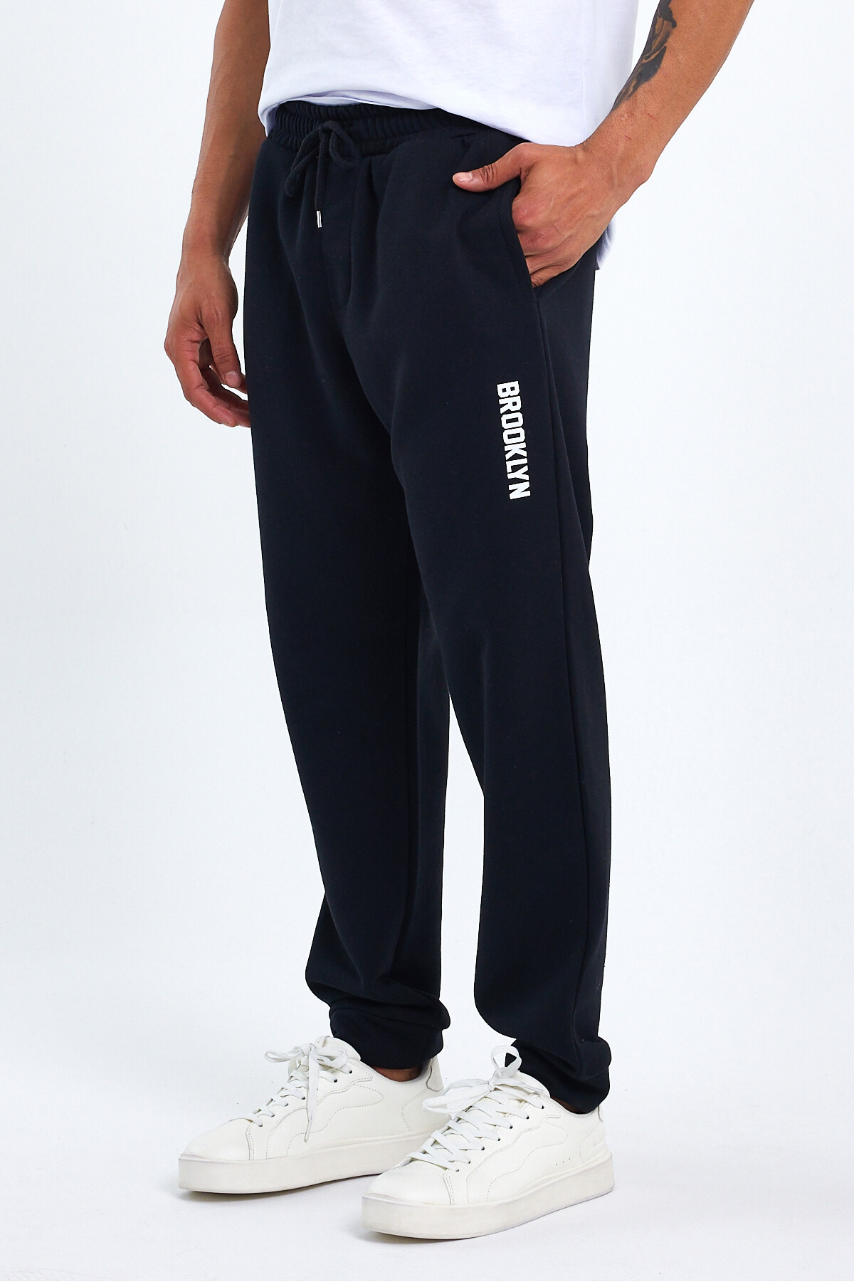Erkek Regular/Normal Kesim Lastik Belli Brooklyn Şehir İnce Baskılı Eşofman Altı 24EA203