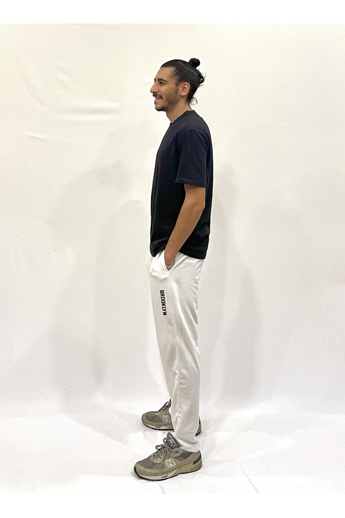 Erkek Regular/Normal Kesim Lastik Belli  Brooklyn Şehir Baskılı İnce Eşofman Altı 24EA205