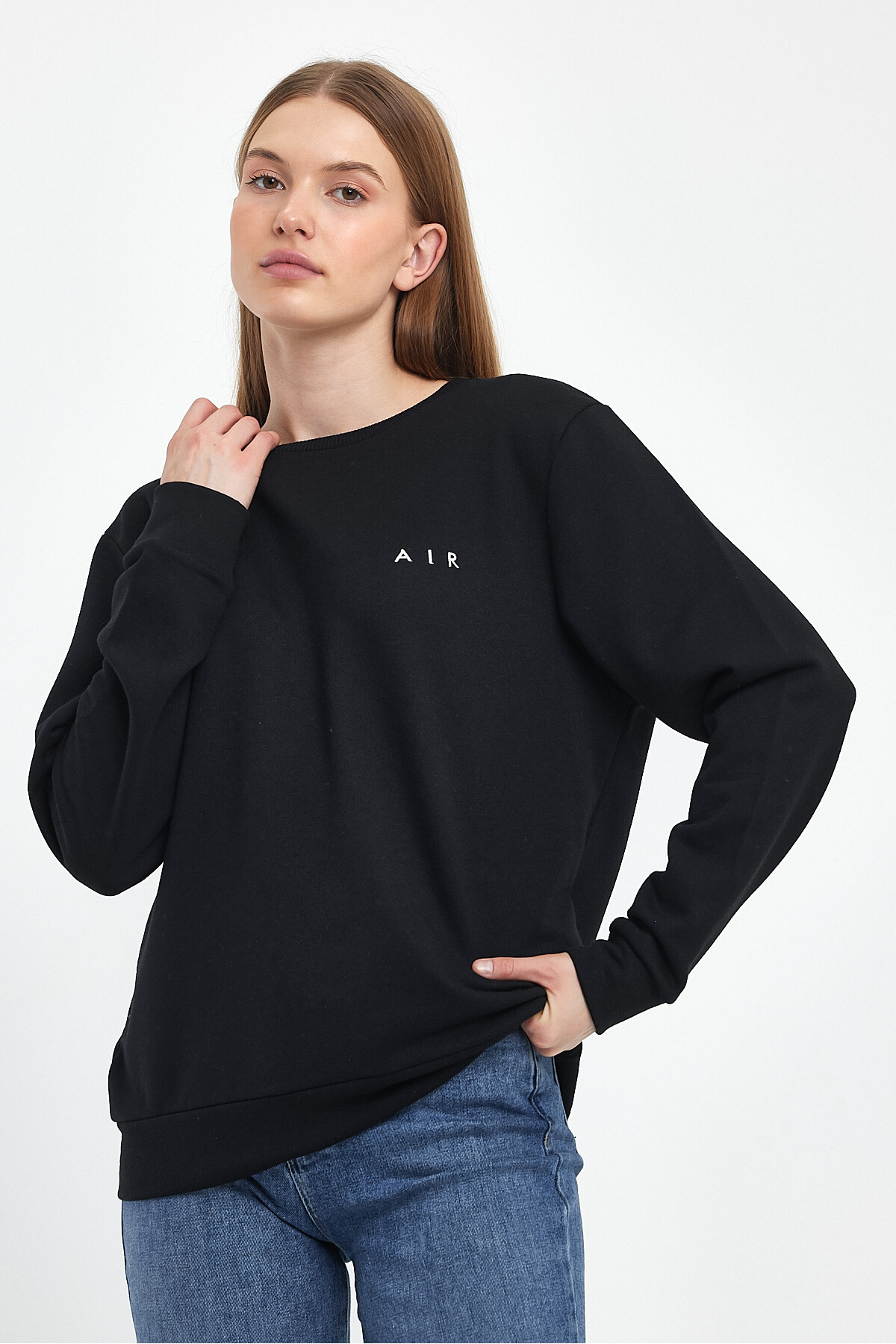 Kadın Bisiklet Yaka Rahat Kalıp 3 iplik Kalın AR Nakışlı Sweatshirt SPR24SWK33