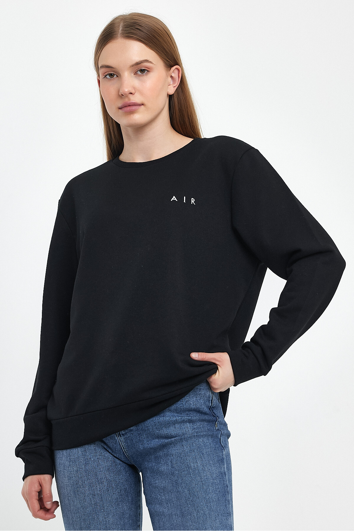 Kadın Bisiklet Yaka Rahat Kalıp 3 iplik Kalın AR Nakışlı Sweatshirt SPR24SWK33