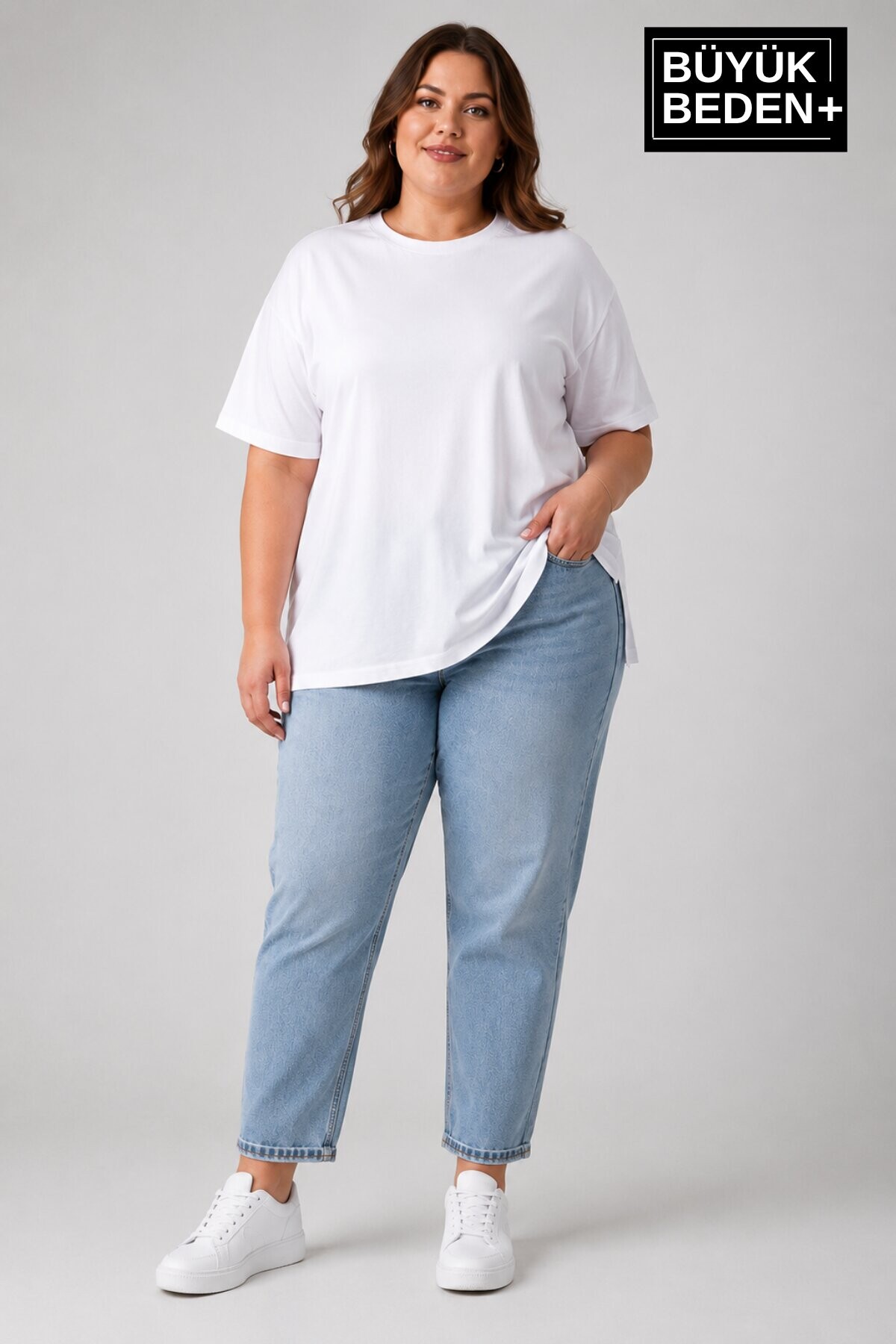 Süperlife Büyük Beden Kadın Bisiklet Yaka Yırtmaç Detaylı 3XL-6XL Tunik Tişört SPR26BTSK501