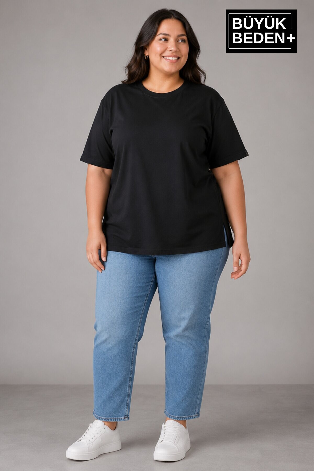 Süperlife Büyük Beden Kadın Bisiklet Yaka Yırtmaç Detaylı 3XL-6XL Tunik Tişört SPR26BTSK501