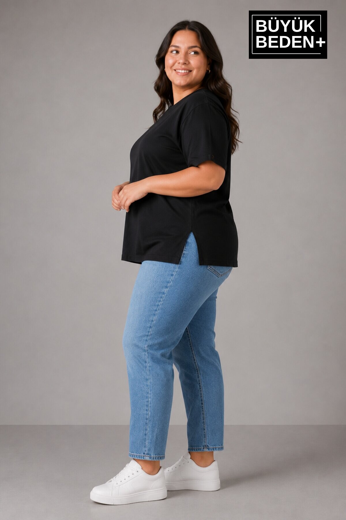 Süperlife Büyük Beden Kadın Bisiklet Yaka Yırtmaç Detaylı 3XL-6XL Tunik Tişört SPR26BTSK501