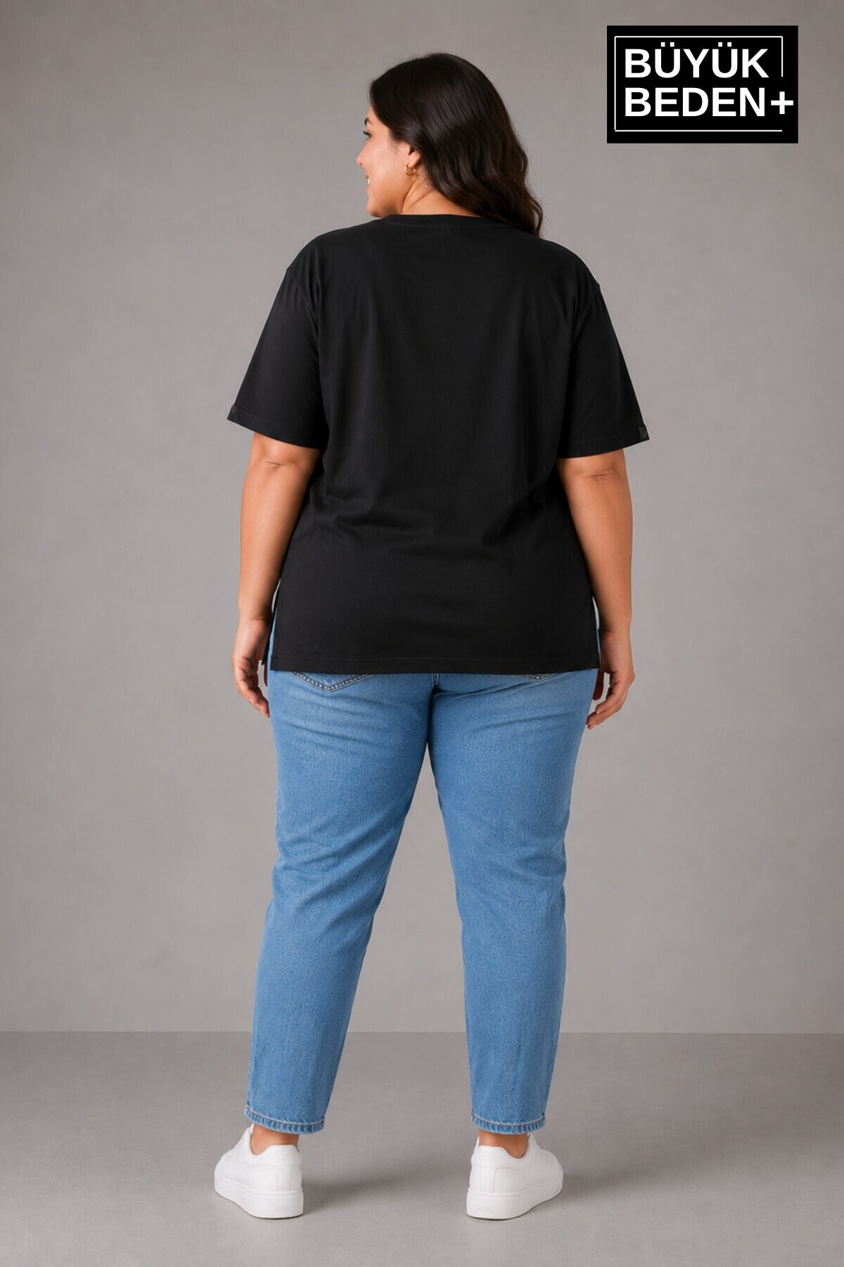 Süperlife Büyük Beden Kadın Bisiklet Yaka Yırtmaç Detaylı 3XL-6XL Tunik Tişört SPR26BTSK501
