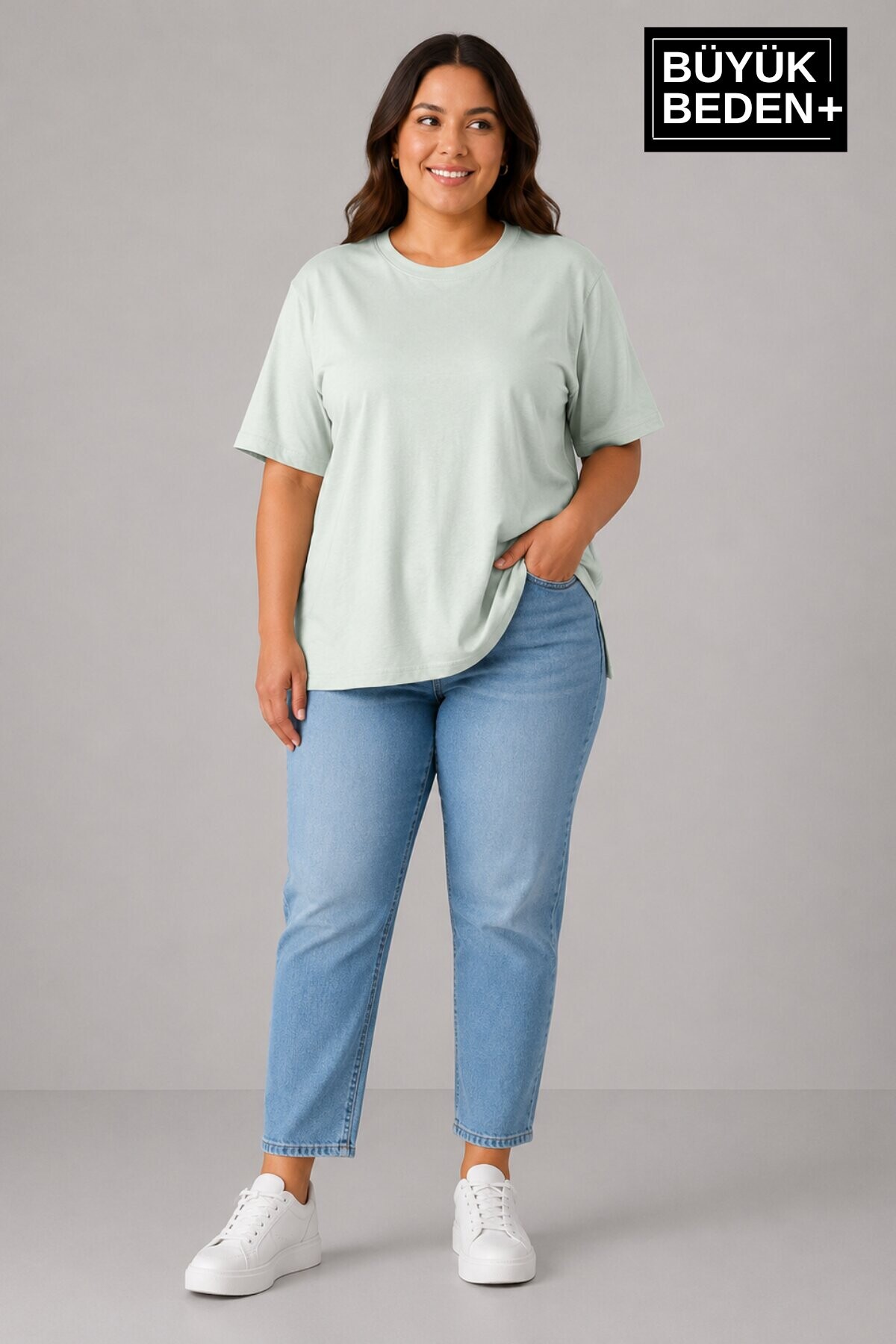 Süperlife Büyük Beden Kadın Bisiklet Yaka Yırtmaç Detaylı 3XL-6XL Tunik Tişört SPR26BTSK501
