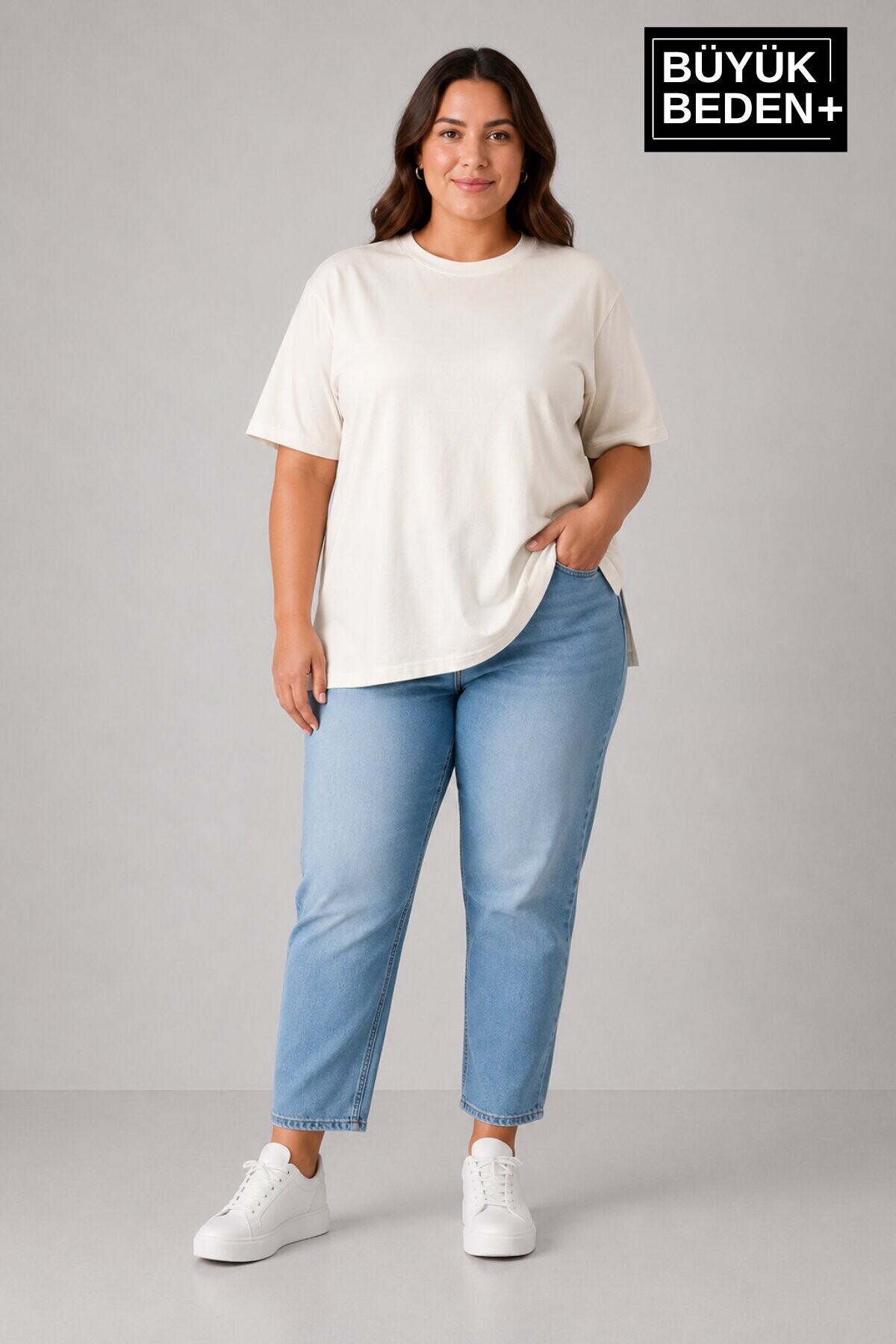 Süperlife Büyük Beden Kadın Bisiklet Yaka Yırtmaç Detaylı 3XL-6XL Tunik Tişört SPR26BTSK501