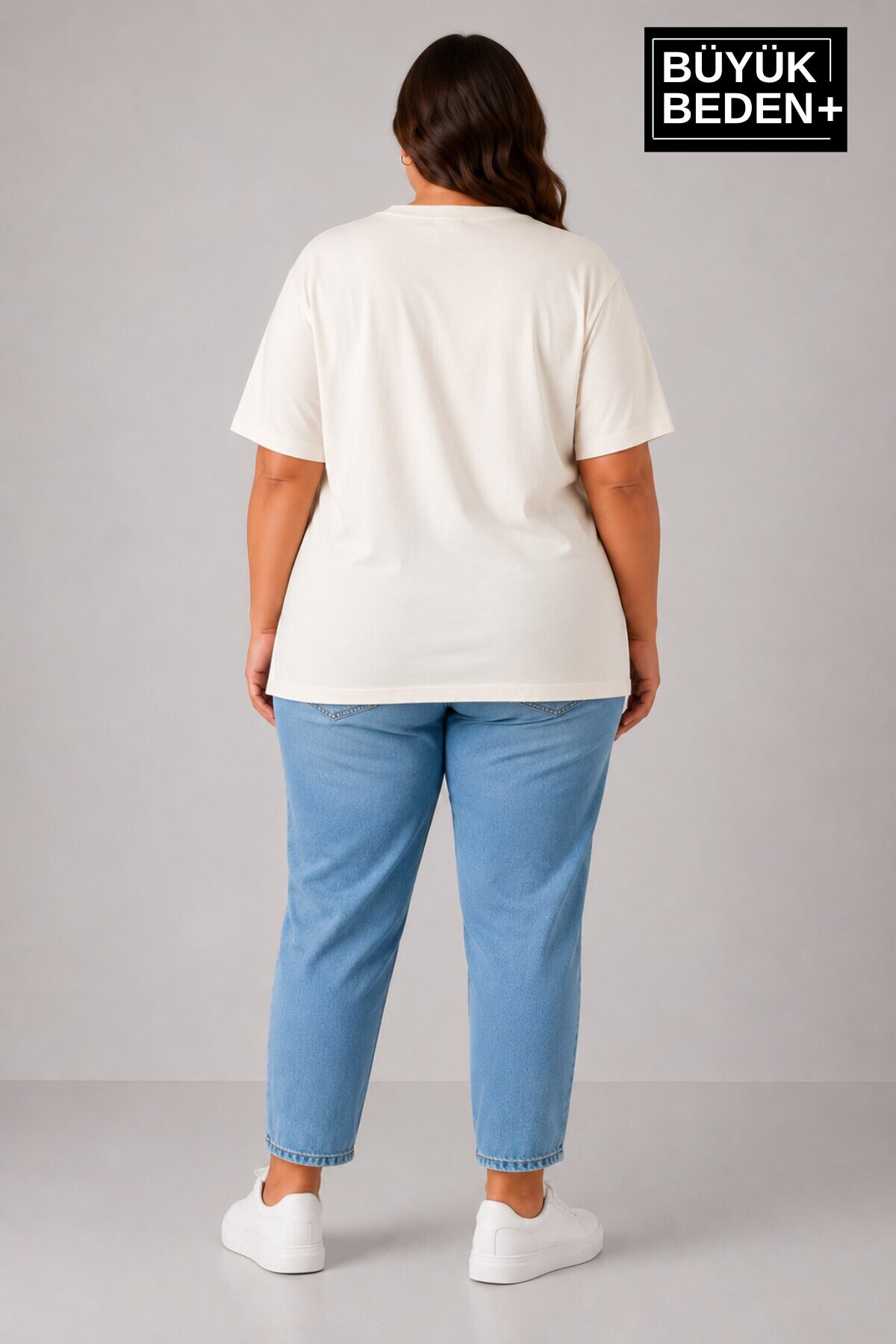Süperlife Büyük Beden Kadın Bisiklet Yaka Yırtmaç Detaylı 3XL-6XL Tunik Tişört SPR26BTSK501