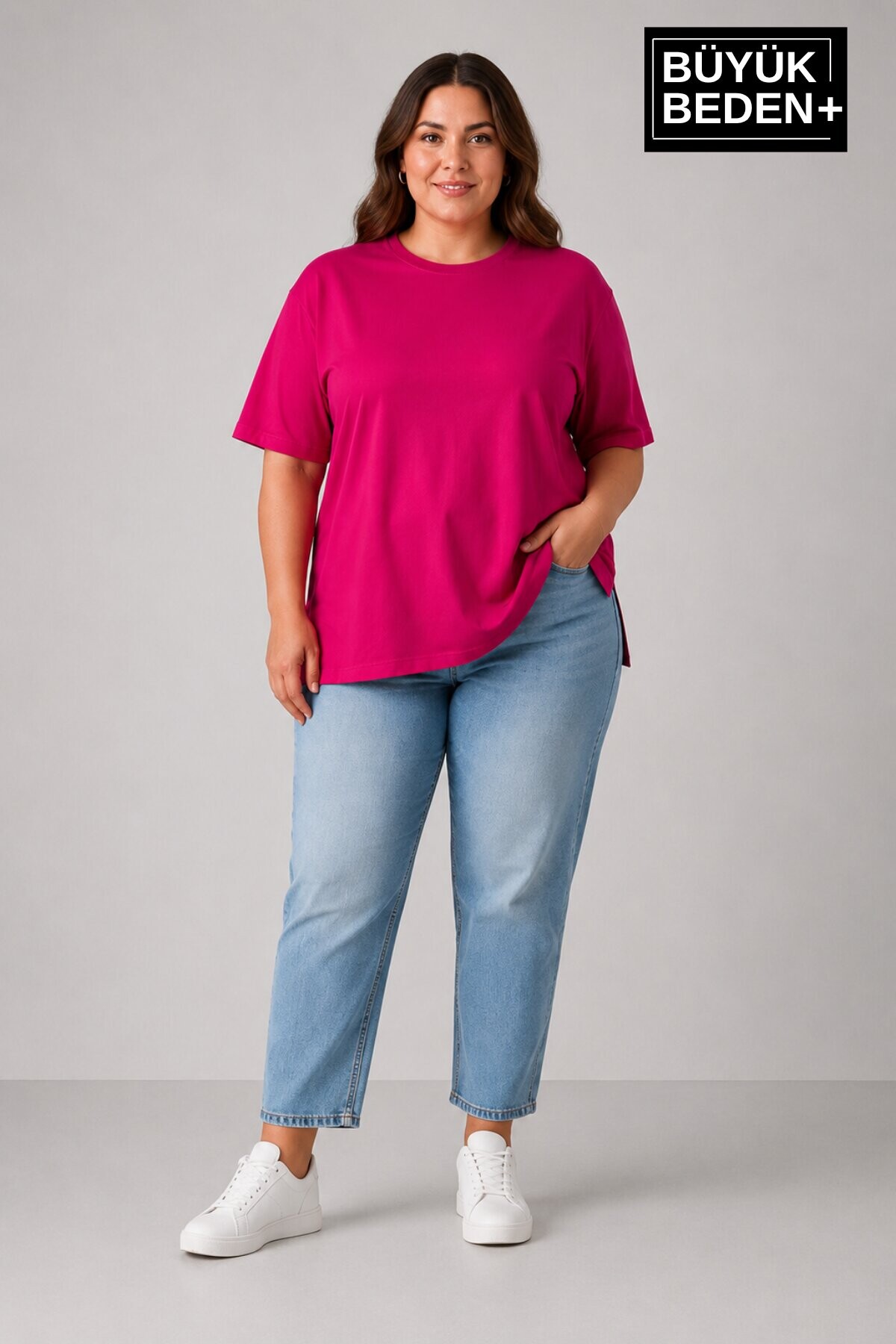 Süperlife Büyük Beden Kadın Bisiklet Yaka Yırtmaç Detaylı 3XL-6XL Tunik Tişört SPR26BTSK501