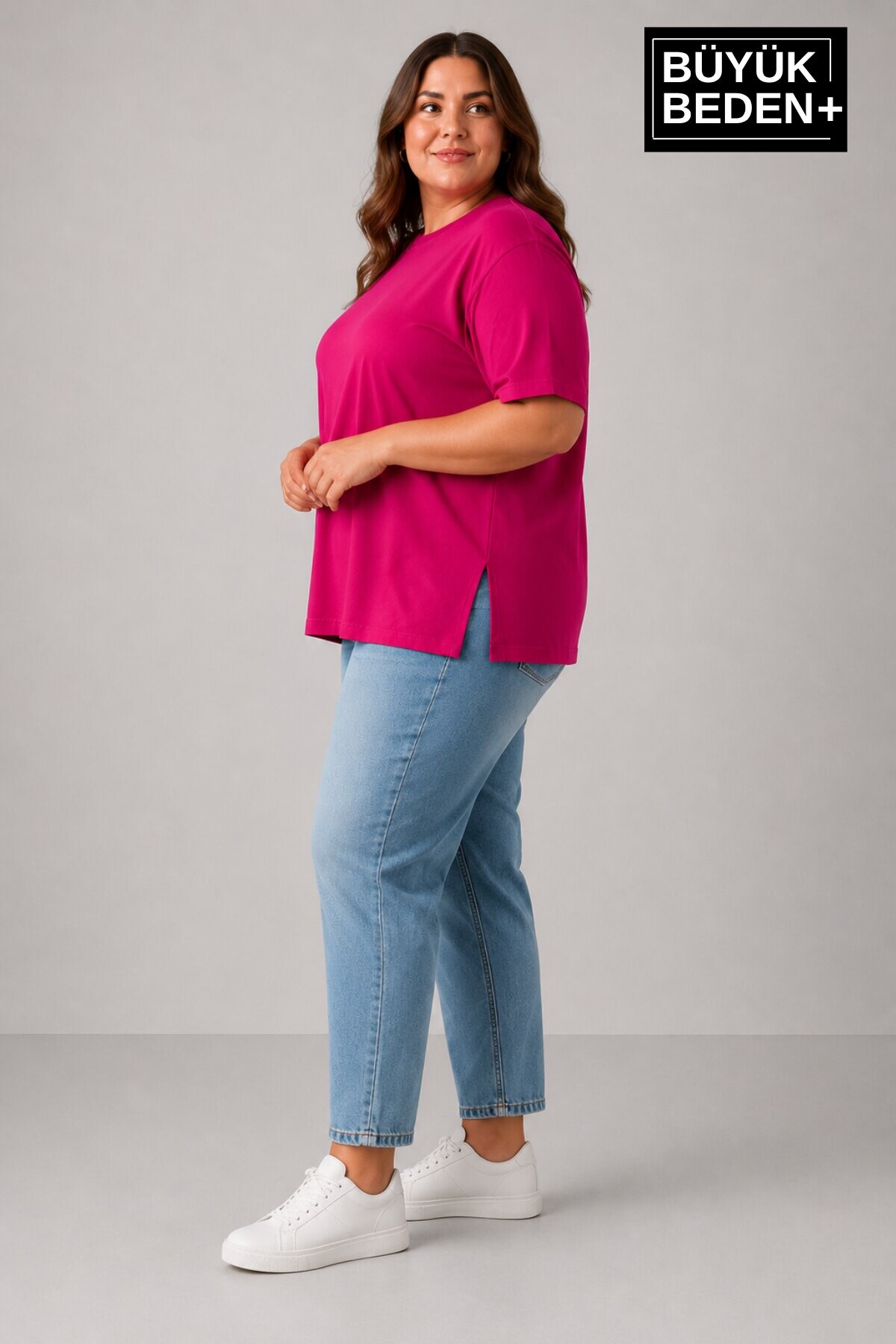 Süperlife Büyük Beden Kadın Bisiklet Yaka Yırtmaç Detaylı 3XL-6XL Tunik Tişört SPR26BTSK501