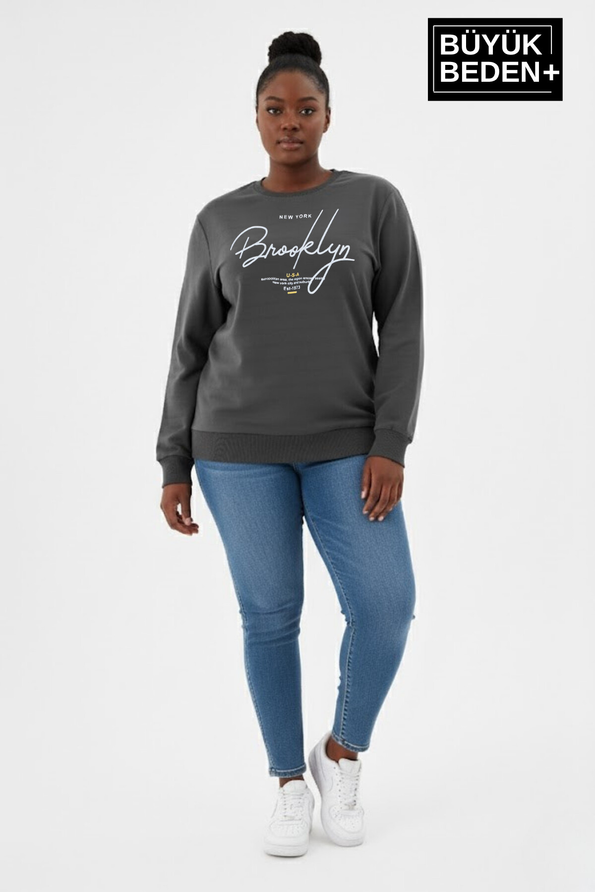 Kadın Büyük Beden El Yazılı Brooklyn Baskılı  Bisiklet Yaka İnce Sweatshirt SPR26BSWK956-6