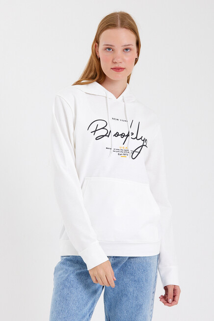 Süperlife Kadın Kapşonlu Regular Fit El Yazılı Brooklyn Baskılı İnce Sweatshirt SPR23SWk361