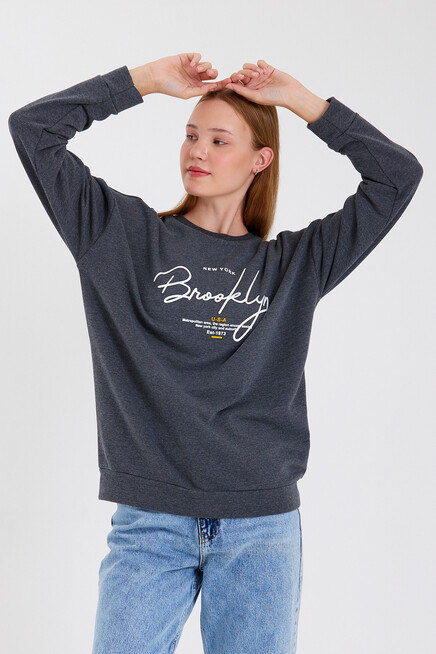 Süperlife Kadın Bisiklet Yaka Regular Fit El Yazılı Brooklyn İnce Sweatshirt SPR23SWK331