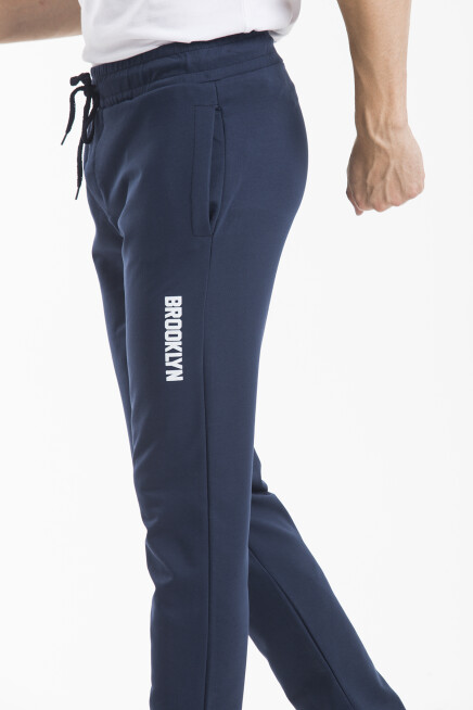 Erkek Regular/Normal Kesim Lastik Belli  Brooklyn Şehir Baskılı İnce Eşofman Altı 24EA205