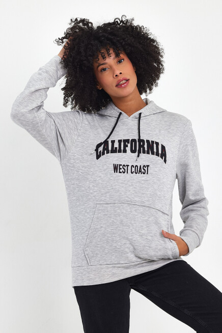 Kadın Kapşonlu Rahat Kalıp İçi Polarlı 3 iplik Californıa West  Baskılı Swetashırt SPR24SWK08