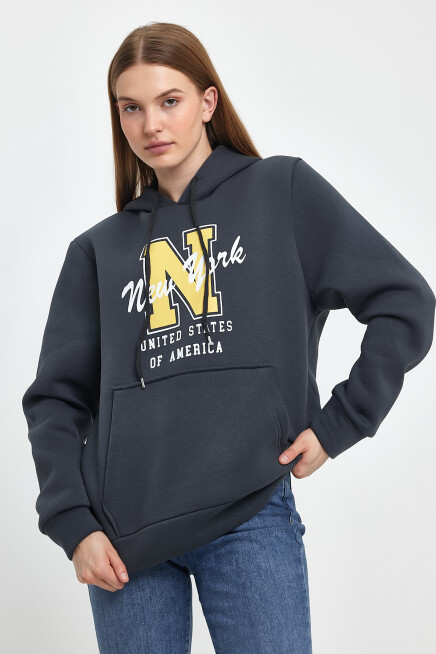 Kadın Kapşonlu Rahat Kalıp İçi Polarlı 3 iplik N Baskılı SweatShırt spr24swK06