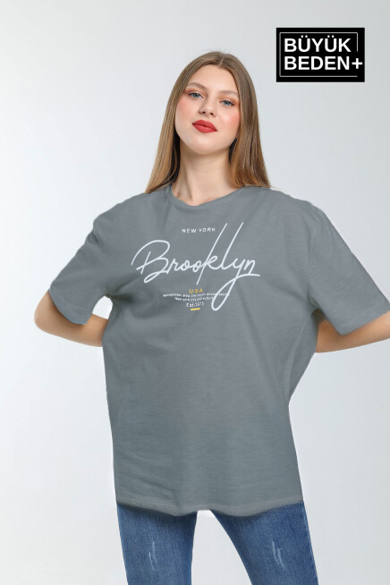 Kadın Büyük Beden El Yazılı Brooklyn Baskılı Bisiklet Yaka Tshırt SPR25BTSK12