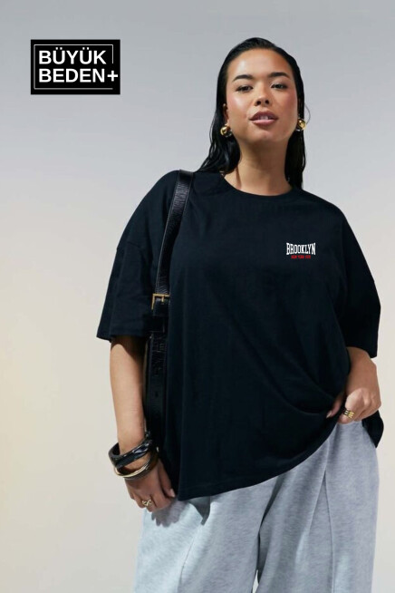 Kadın Büyük Beden Brooklyn 1970 Baskılı Bisiklet Yaka Tshırt SPR25BTSK904