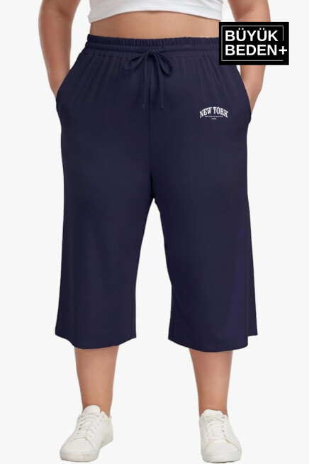Kadın Büyük Beden New York Baskılı Standart &Regular Kalıp Şort SPR25BSRK087