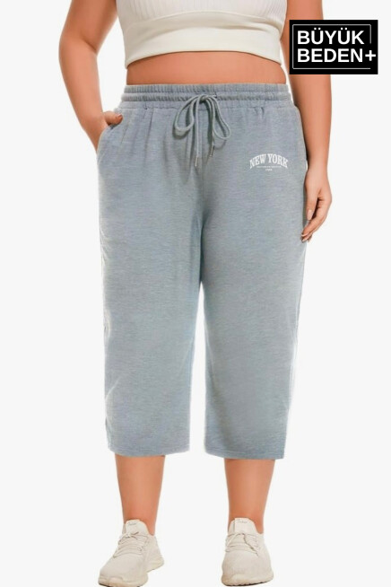 Kadın Büyük Beden New York Baskılı Standart &Regular Kalıp Şort SPR25BSRK087