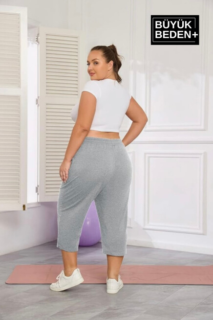 Kadın Büyük Beden Unified Collective Baskılı Standart &Regular Kalıp Şort SPR25BSRK088