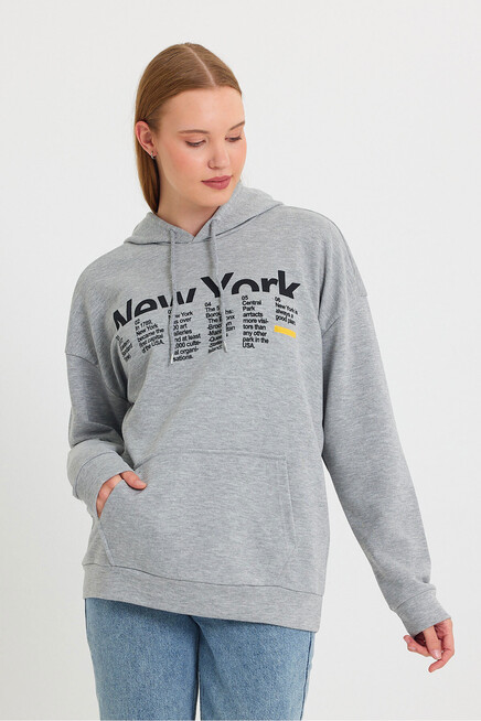 Kadın Kapşonlu Oversize Fit Newyork Baskılı İnce Sweatshirt SPR23SWK362
